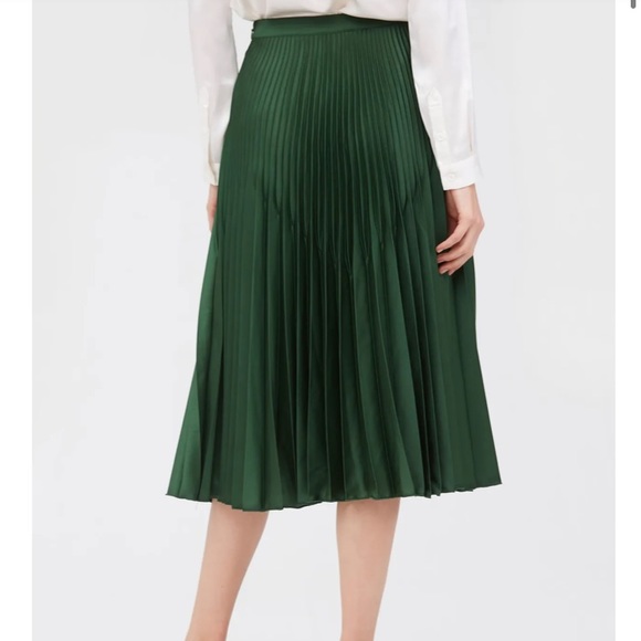 Lilysilk platted skirt - Picture 3 of 10